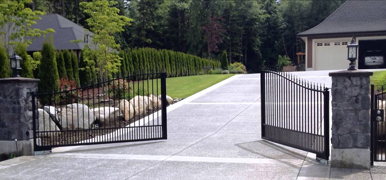 Chatsworth Uphill Swinging Driveway Gate Repair